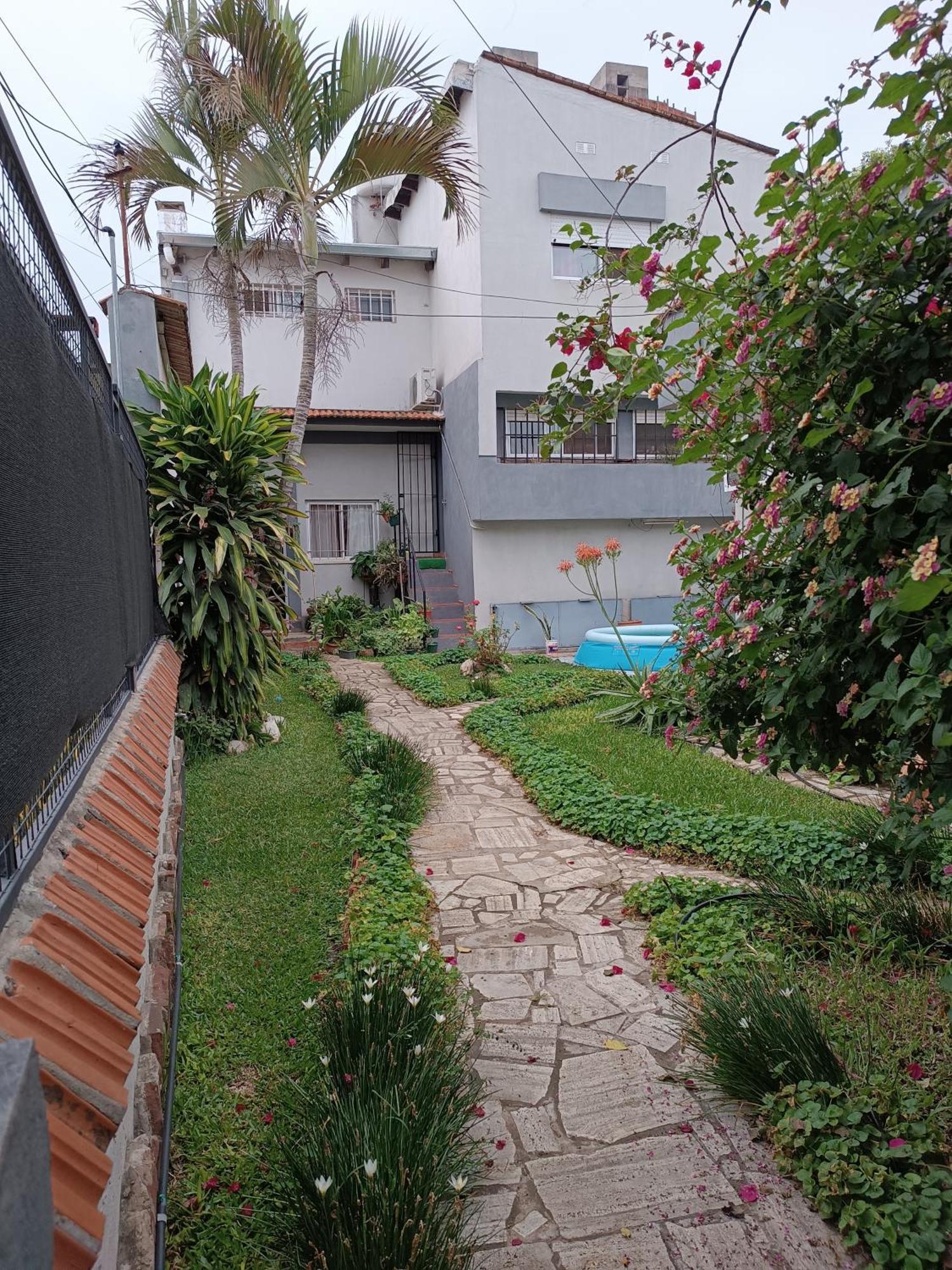 Homestay Pasaje 2 *